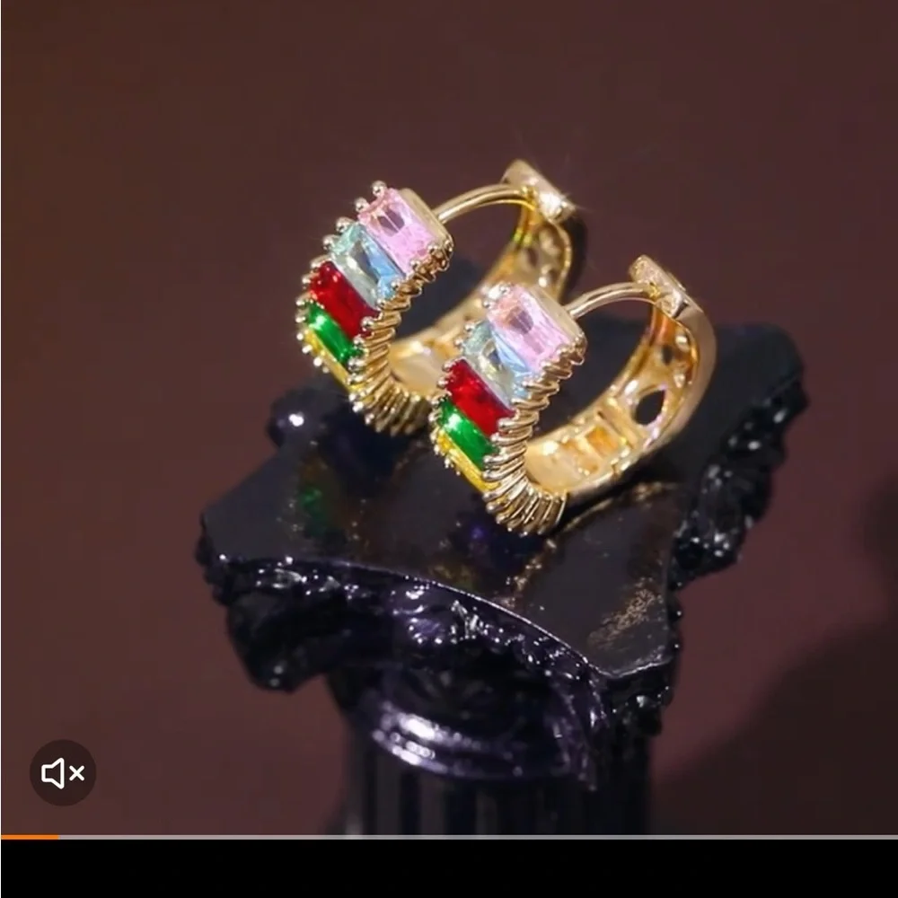 multi colored Earrings NWOT - Picture 1 of 3